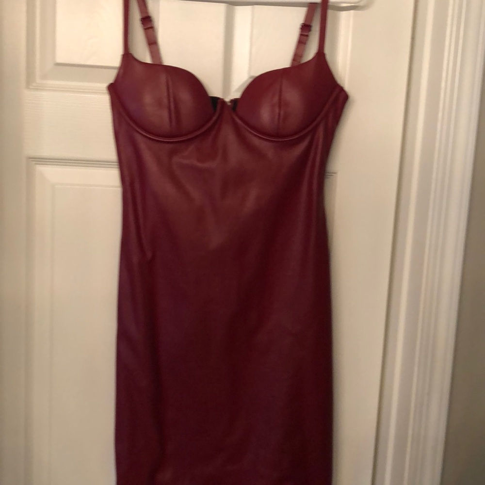 Médium red very sexy dress